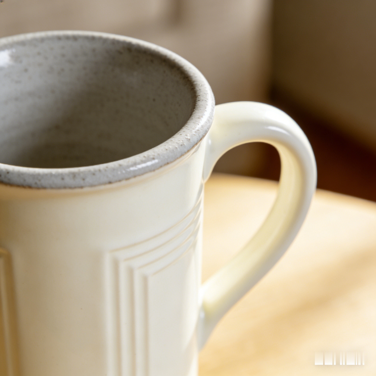 🥣 “Retro Blueberry Speckled Mug” – 9H Hand-Dotted Detail | Deep Cobalt Finish × Snow-White Polka Dots × Daily Comfort Style 🥛