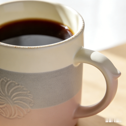 🖼️ “The Gallery Composition Mug” – 23H Multi-Layer Glazing | Primary Color Grid × Luxe Gold Detailing × High-Art Collectible 🍷